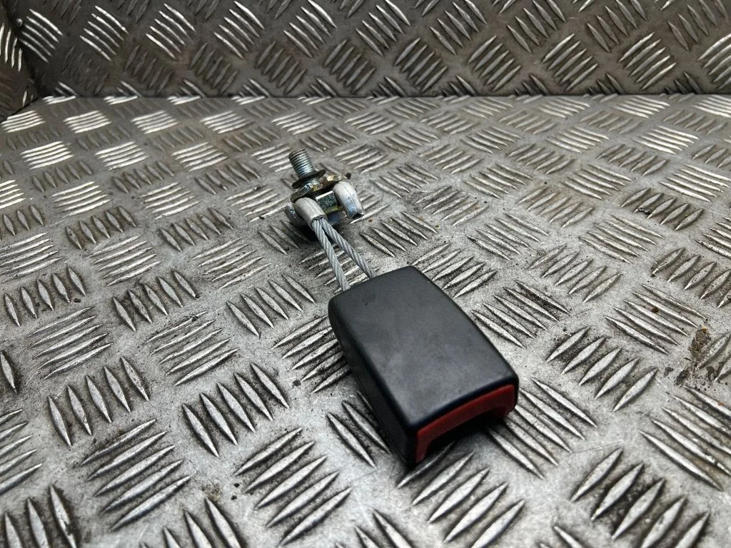 Tagumise turvavöö pannal – Audi A4 S4 B7 8E 8H (2005-2008)