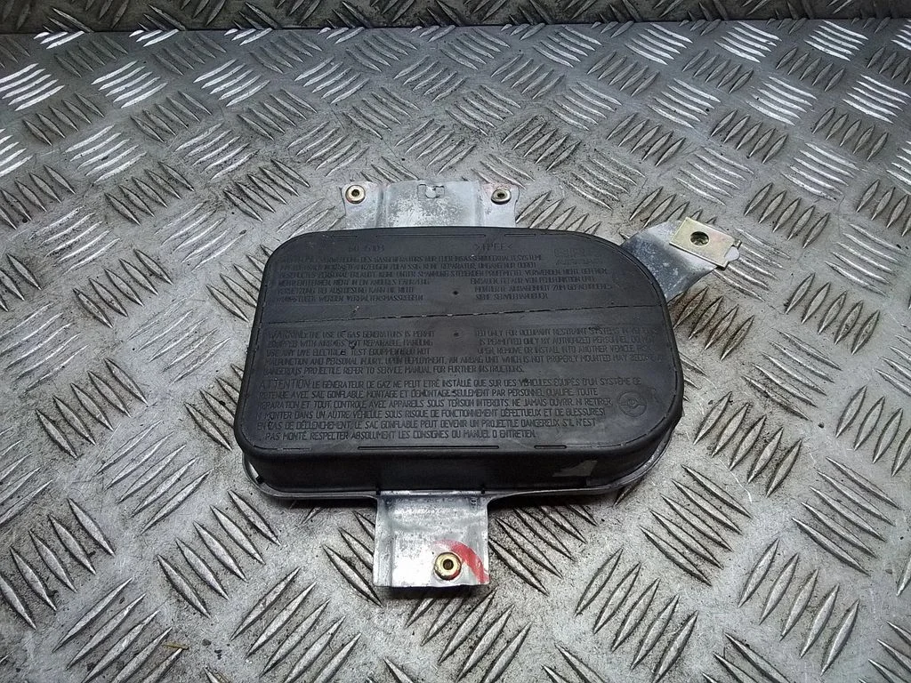Priekšējo durvju drošības spilvens – Mercedes-Benz E klase W210 (1995-2002)
