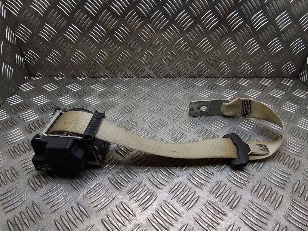 Middle seatbelt (rear) – BMW 7 Series E65 E66 (2001-2008)