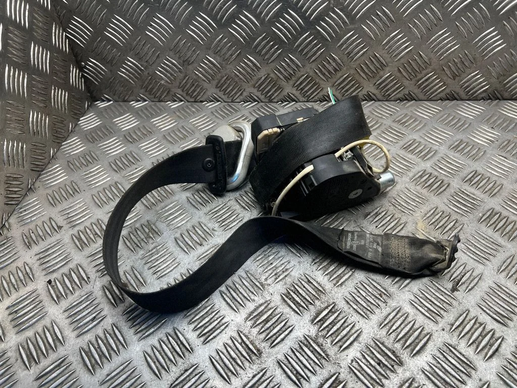 Front seatbelt – Volkswagen Transporter - Caravelle T5 (2003-2015)
