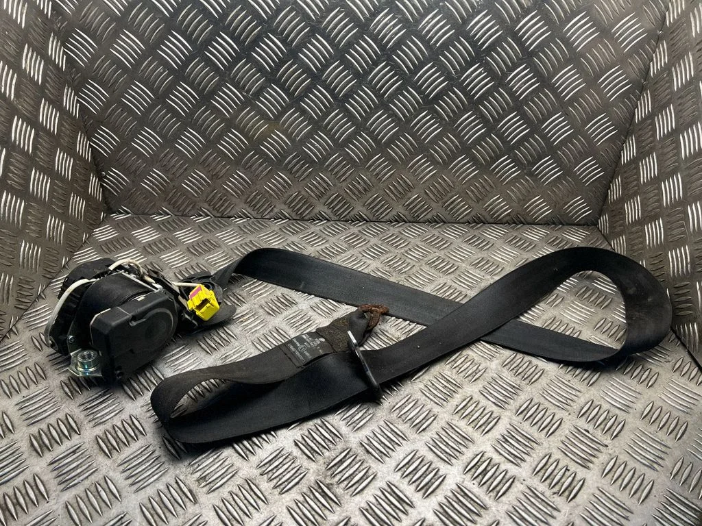 Front seatbelt – Volkswagen Transporter - Caravelle T5 (2003-2015)