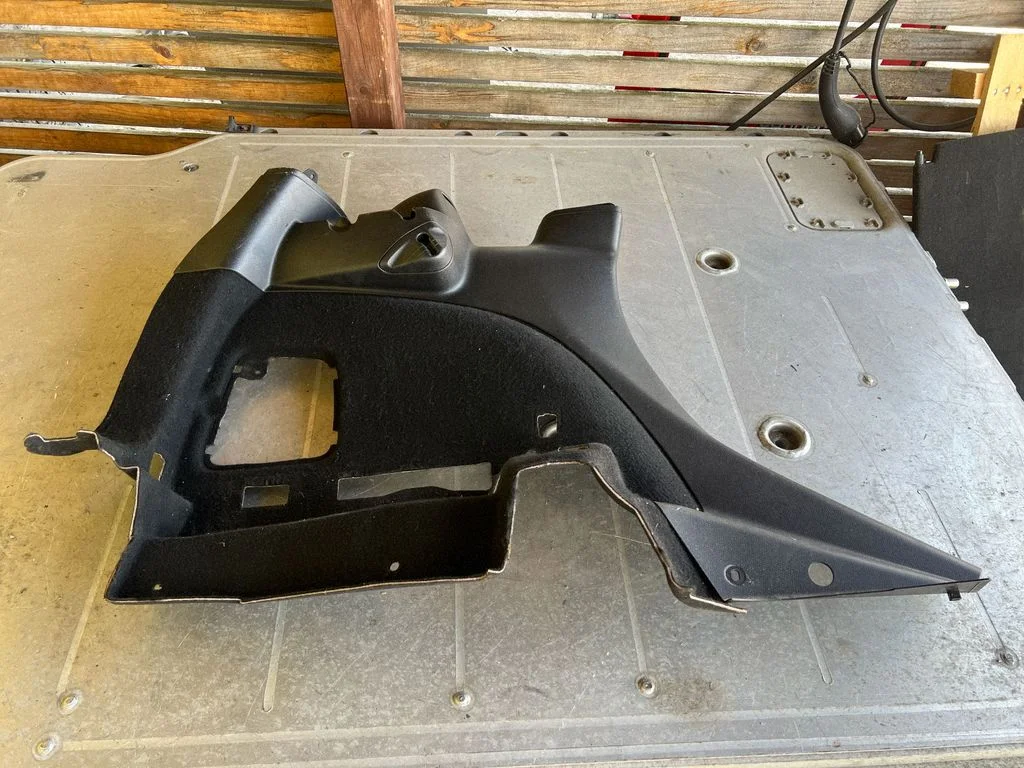 Pagasiruumi viimistluse kate – Mini Cooper Countryman R60 (2011-2016)