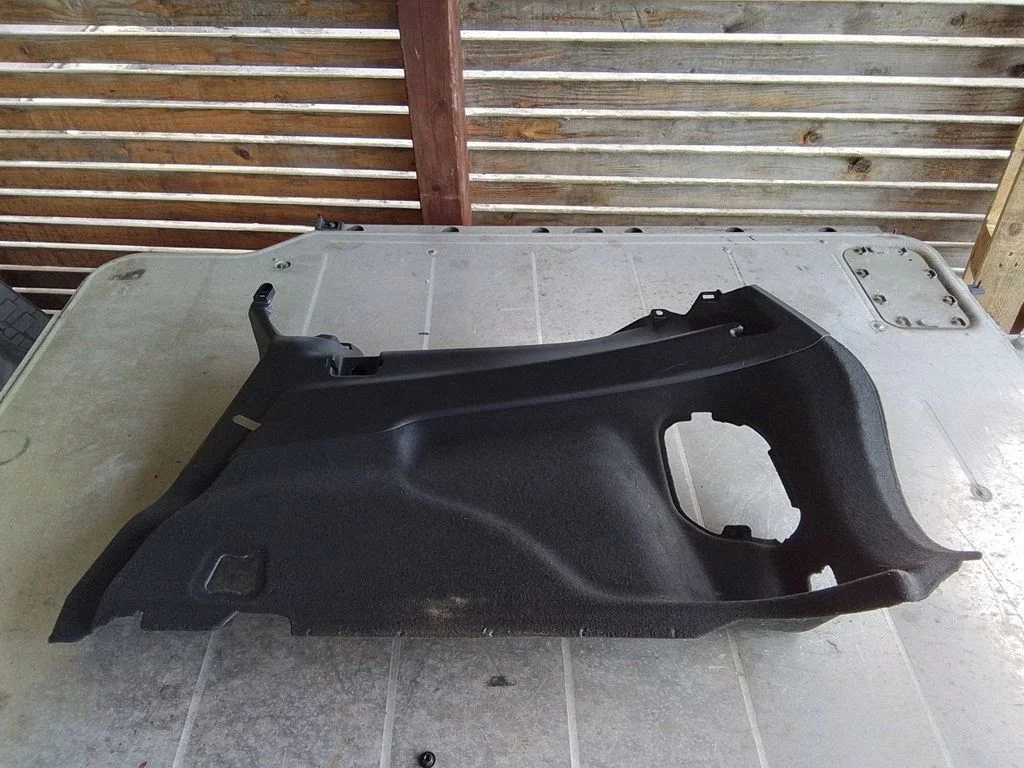 Trunk/boot side trim panel – Volvo V60 (2013-2018)