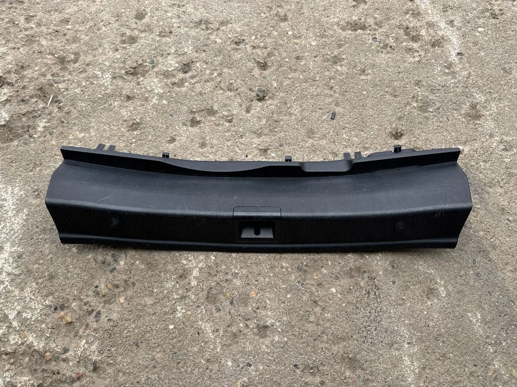 Pagasiruumi läve kaitseviimistlus – Mercedes-Benz CLK-klass C207 A207 (2010-2017)