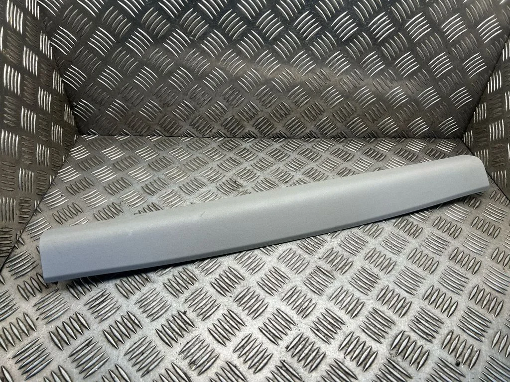 Tailgate/trunk side cover trim 6793947010