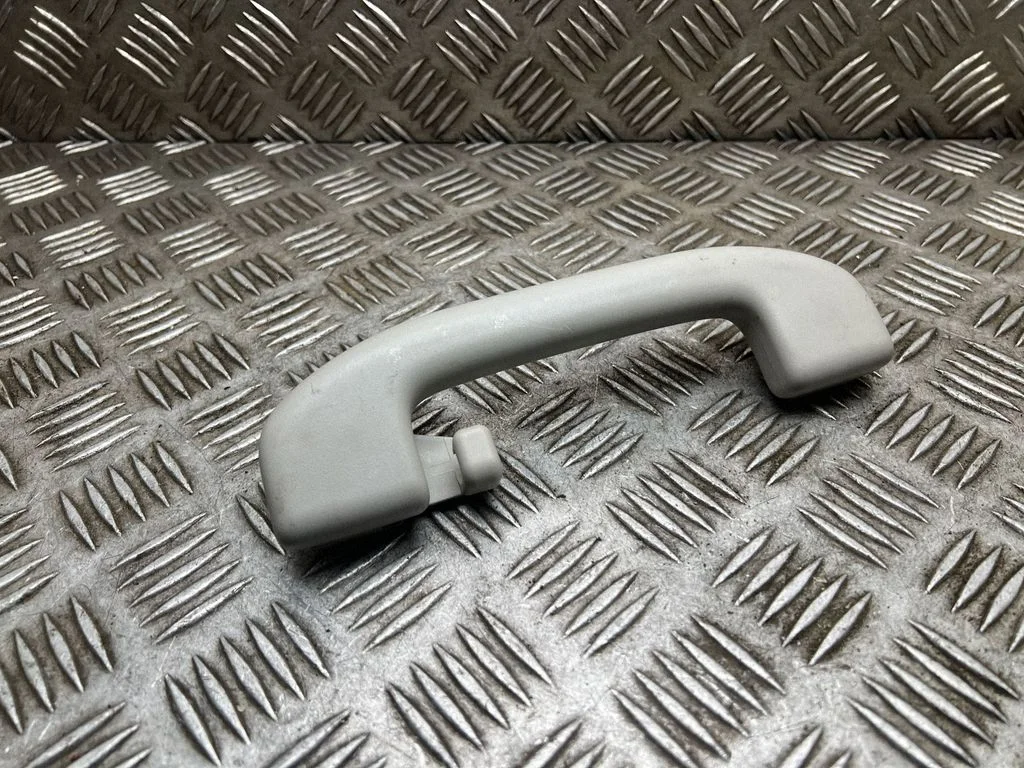 Tagumine lae käepide – Nissan Qashqai (2014-2016)