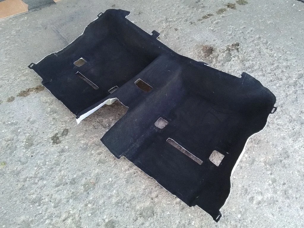 Rear floor carpet liner – Mercedes-Benz E-Class W212 (2009-2016)