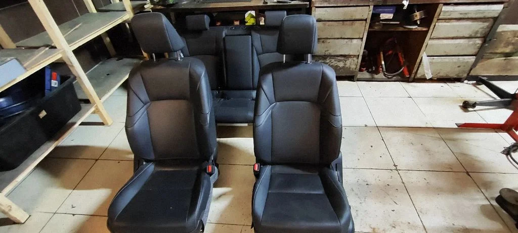 Istmete komplekt – Lexus ES VII XZ10 (2018-2021)