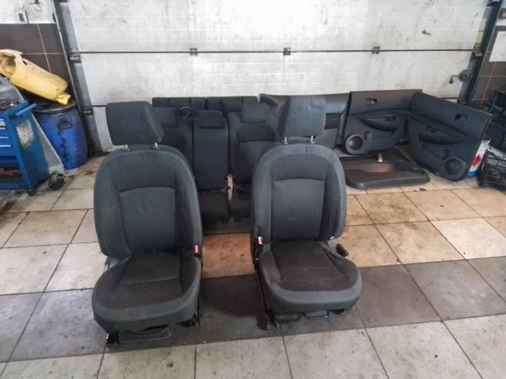 Istmete komplekt – Nissan Qashqai+2 (2008-2010)