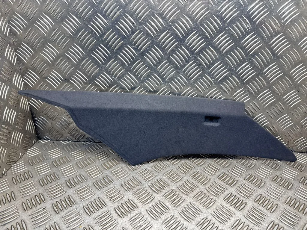 Osłona słupka C – BMW Seria 5 E60 E61 (2004-2010)