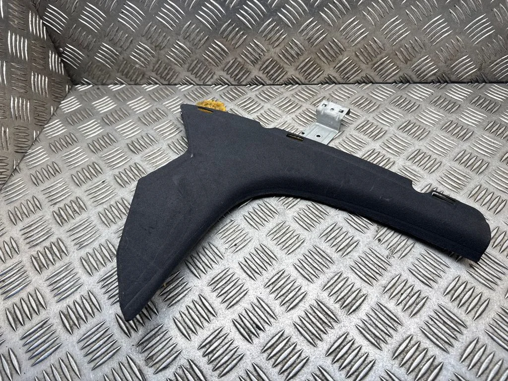 Osłona słupka C – BMW Seria 5 E60 E61 (2004-2010)