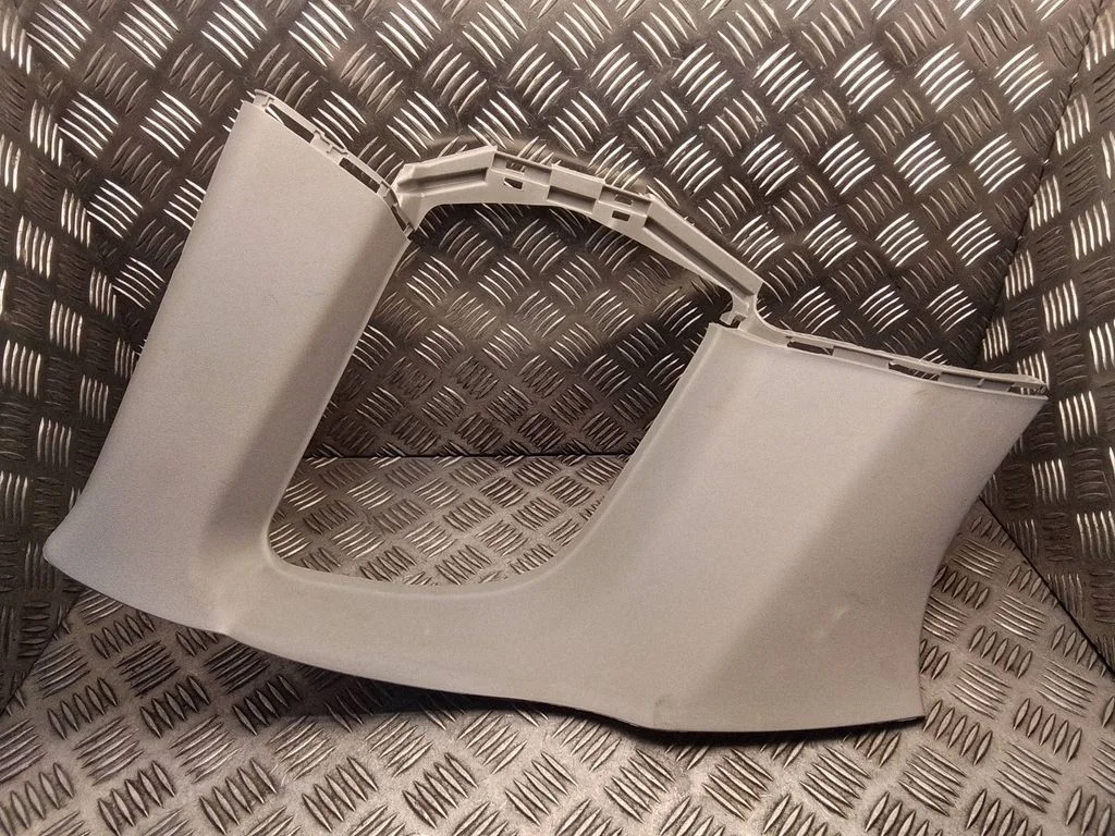(D)pillar trim (top) 7626154P0