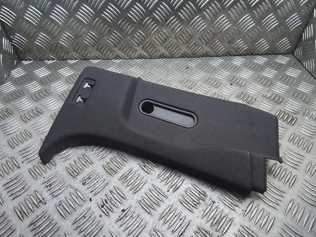 (D) piilari kate (ülemine) – Opel Astra H (2004-2012)