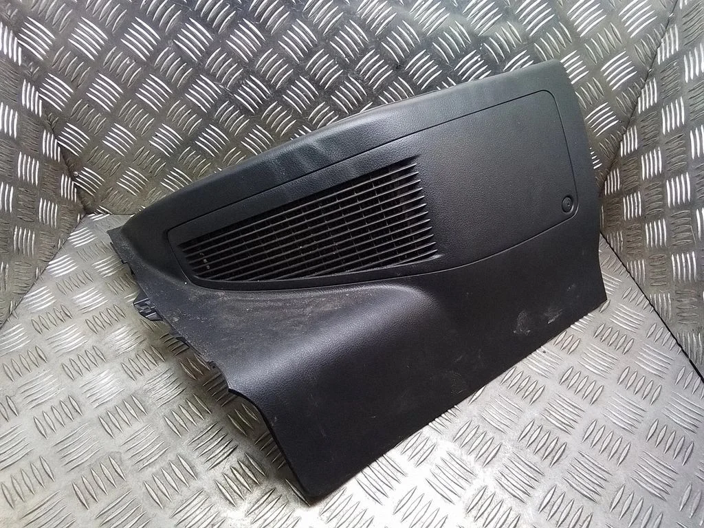 Rear seat side bottom trim – Lexus ES VII XZ10 (2018-2021)