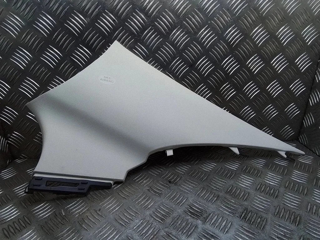 (D) piilari kate (ülemine) – Lexus ES VII XZ10 (2018-2021)
