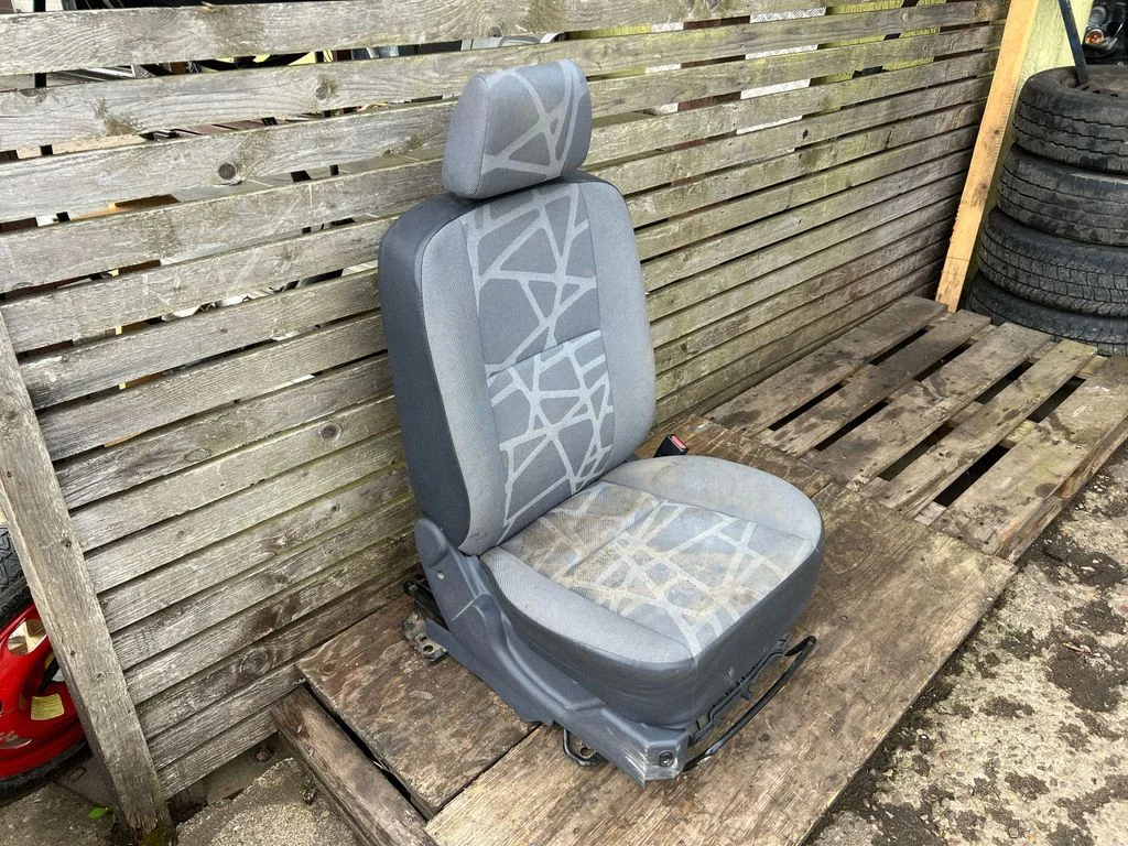 Front passenger seat – Ford Transit - Tourneo Connect (2009-2013)