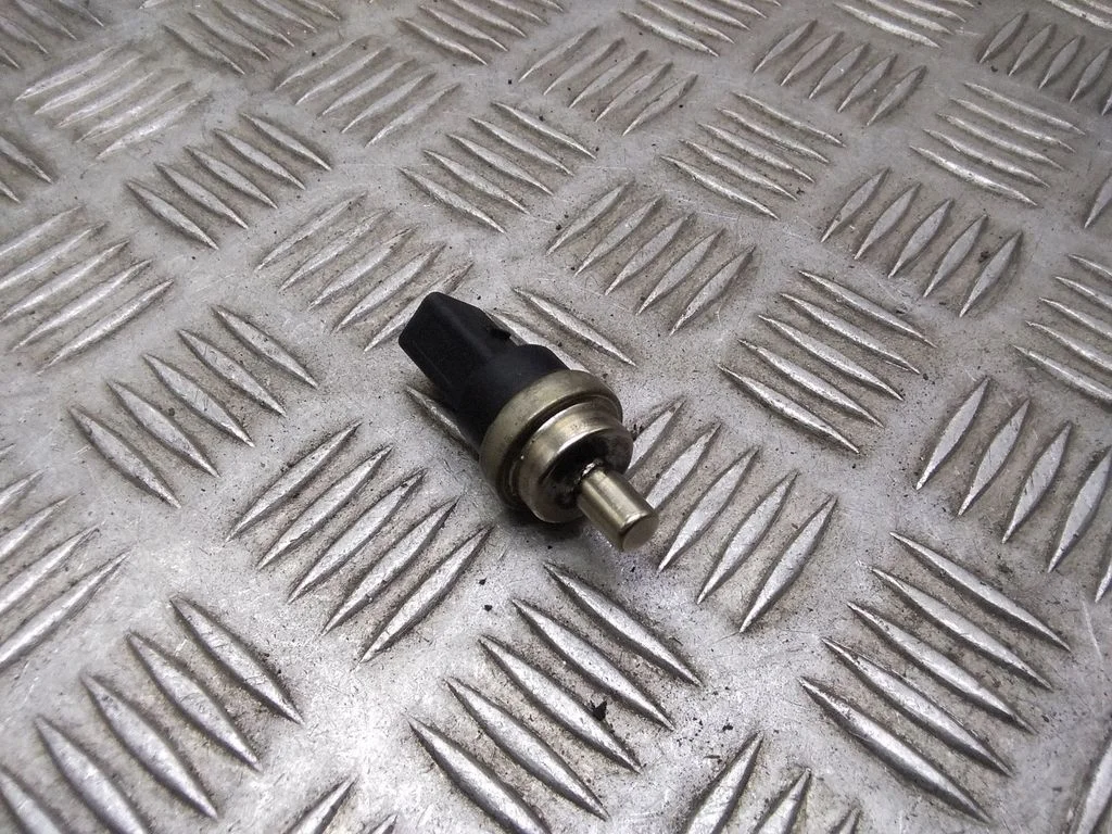 Coolant temperature sensor – Volkswagen Passat B5.5 (2001-2005)