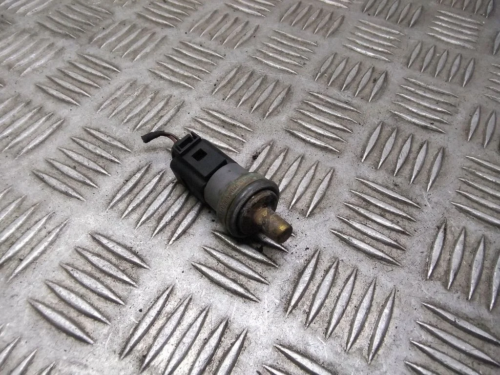 Coolant temperature sensor – Volkswagen Passat B5.5 (2001-2005)