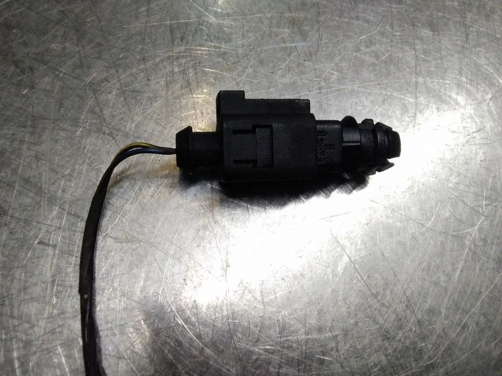 Outside/external air temperature sensor – Volkswagen Golf IV (1998-2005)