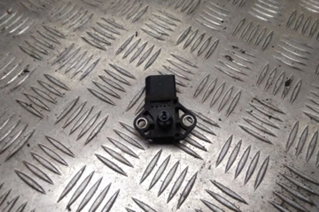 Turbo air boost pressure sensor 038906051C