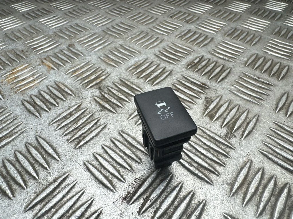Traction control (ASR) switch – Toyota Auris E180 (2012-2018)