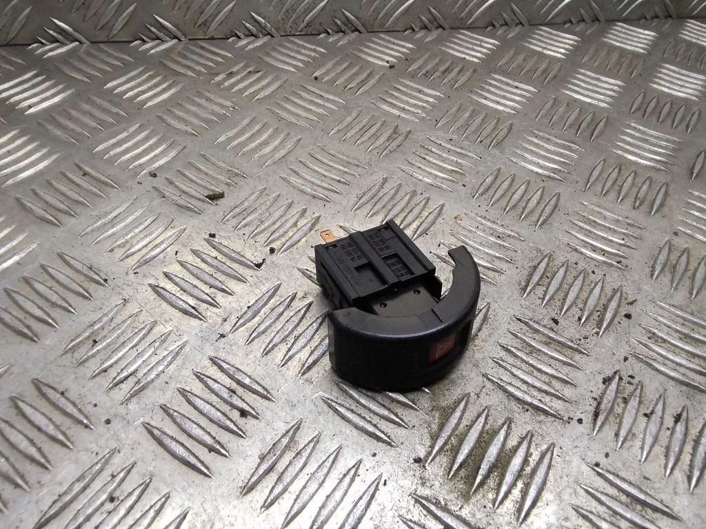 Hazard light switch – Opel Astra F (1992-1998)