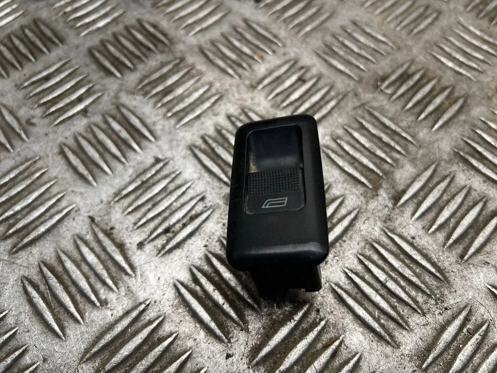 Electric window control switch – Volkswagen Transporter - Caravelle T4 (1991-2003)