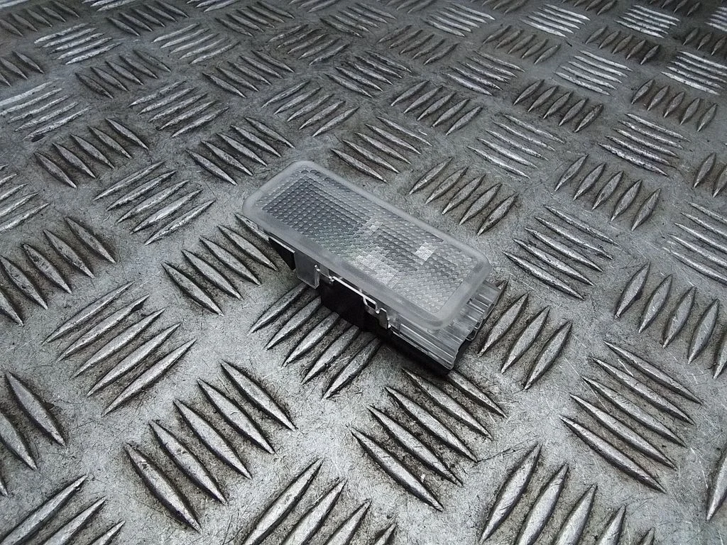 Salona apgaismojuma slēdzis – Peugeot Traveller (2016-)