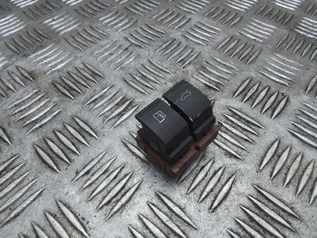 Kütusepaagi avamislüliti 3C0959903