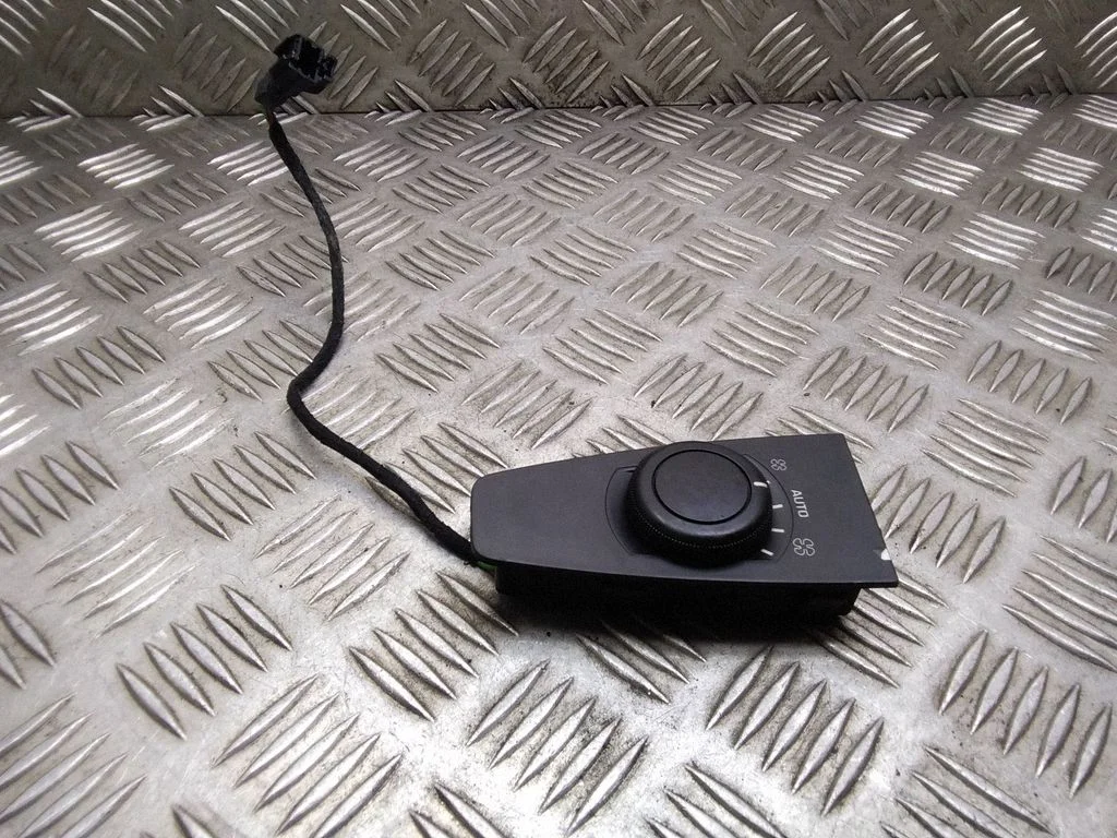 Interior fan control switch – Citroen C4 I (2004-2010)