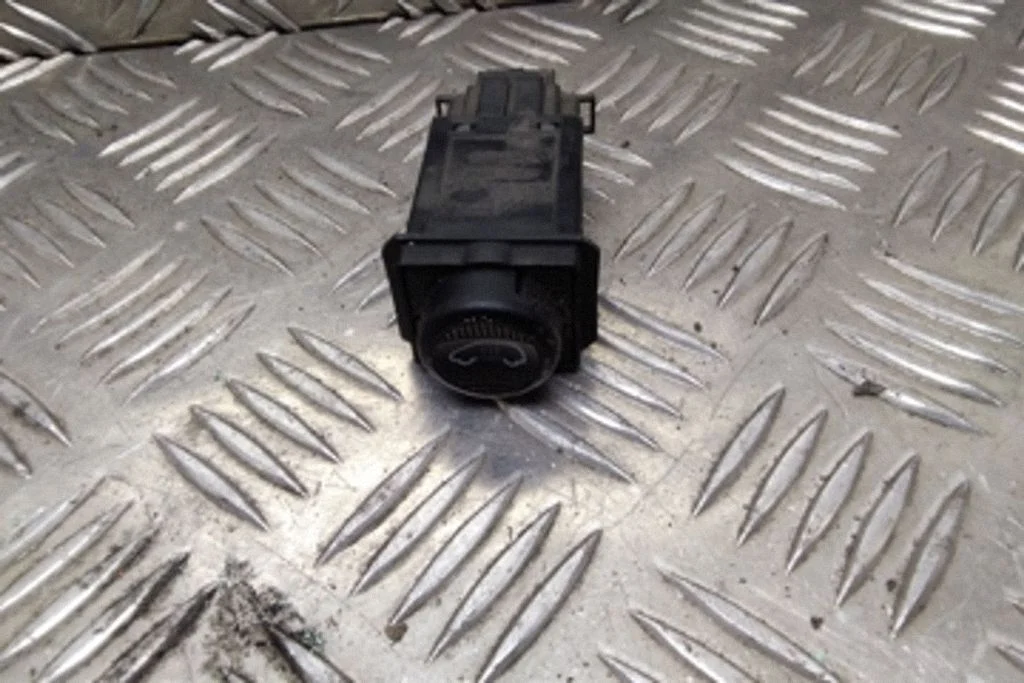 Interior fan control switch – Ford Galaxy (1995-2000)
