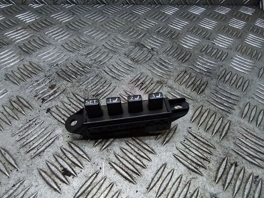 Seat memory switch – Lexus IS 220D-250-350 (2006-2013)