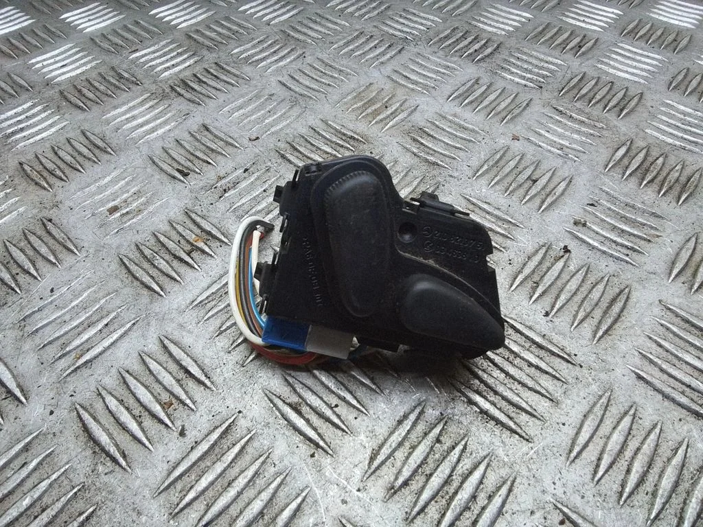 Seat control switch – Mercedes-Benz E-Class W210 (1995-2002)