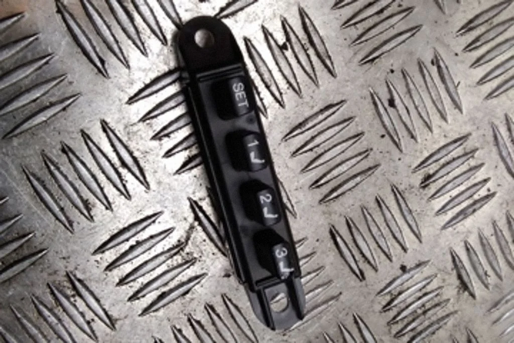 Seat memory switch – Lexus GS 300 350 430 450H (2005-2012)