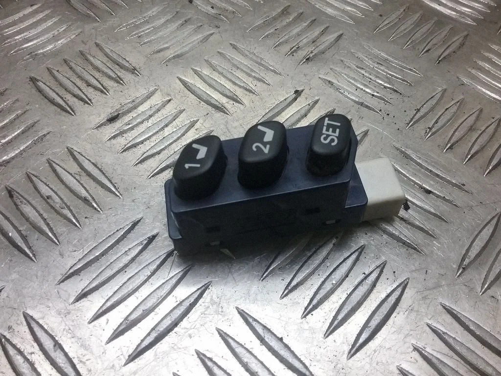 Seat memory switch