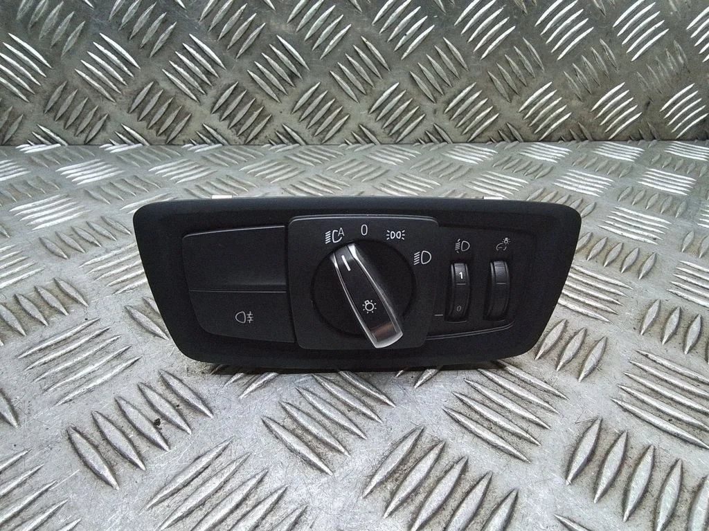 Gaismu slēdzis 6847522