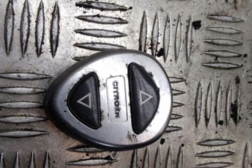 Balstiekārtas augstuma/stinguma regulēšanas slēdzis – Citroen C5 (2001-2004)