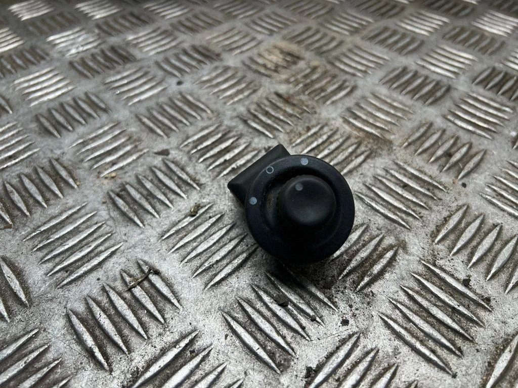Wing mirror switch – Opel Vivaro (2001-2014)