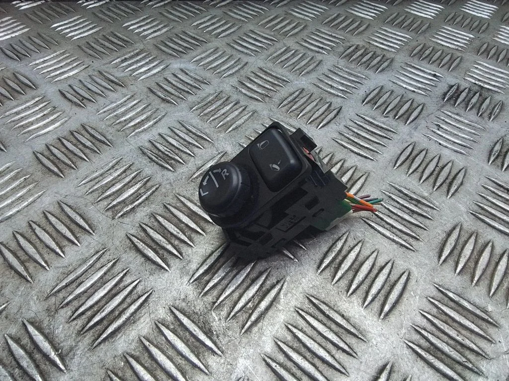Spoguļu slēdzis – Nissan Qashqai+2 (2008-2010)