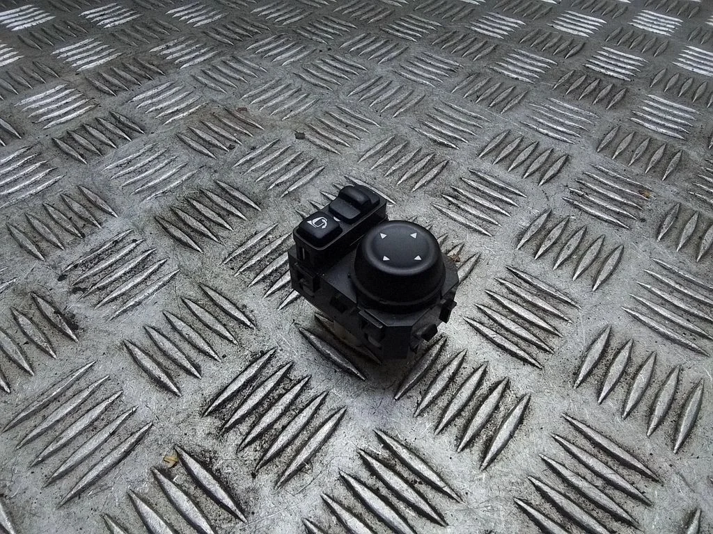 Spoguļu slēdzis – Nissan Qashqai (2010-2014)