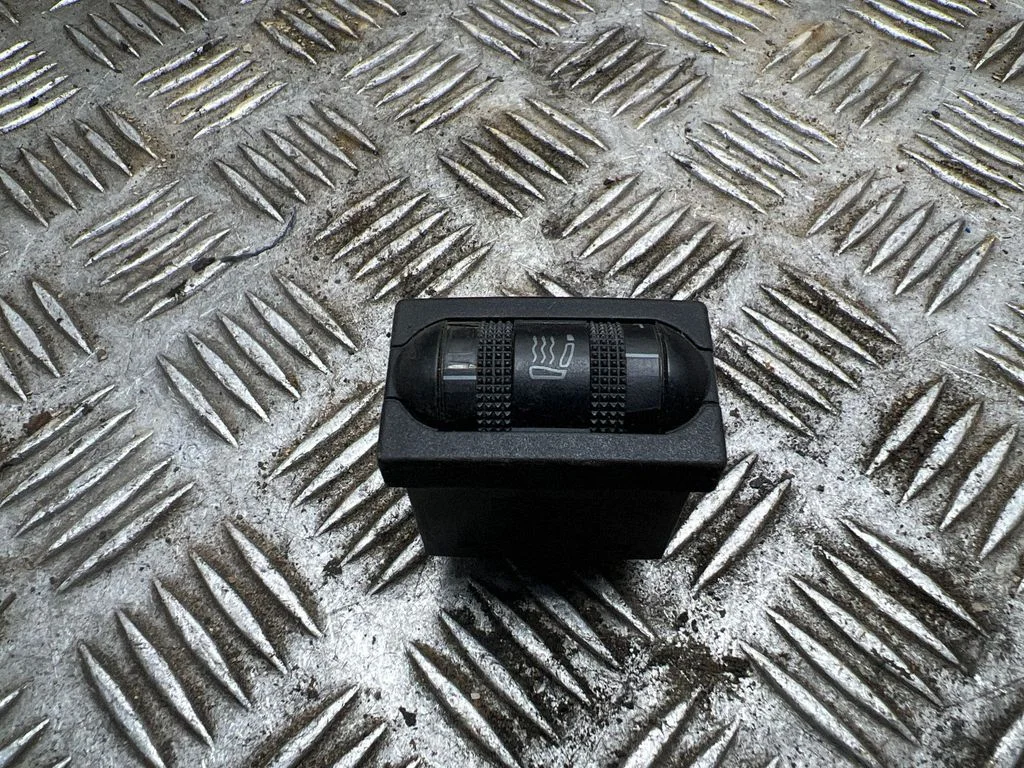Seat heating switch – Volkswagen Transporter - Caravelle T4 (1991-2003)