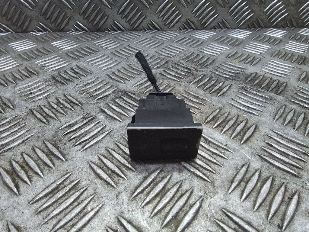Seat heating switch 7L6963564