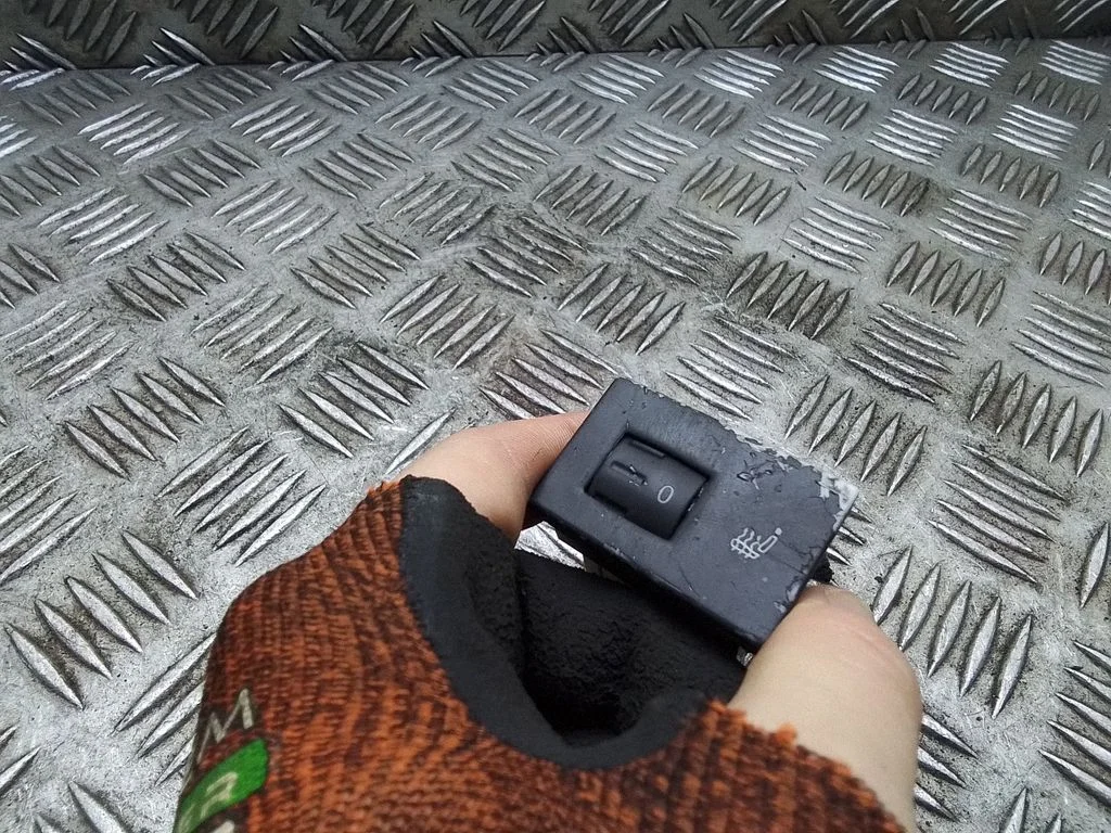 Seat heating switch 7L6963563