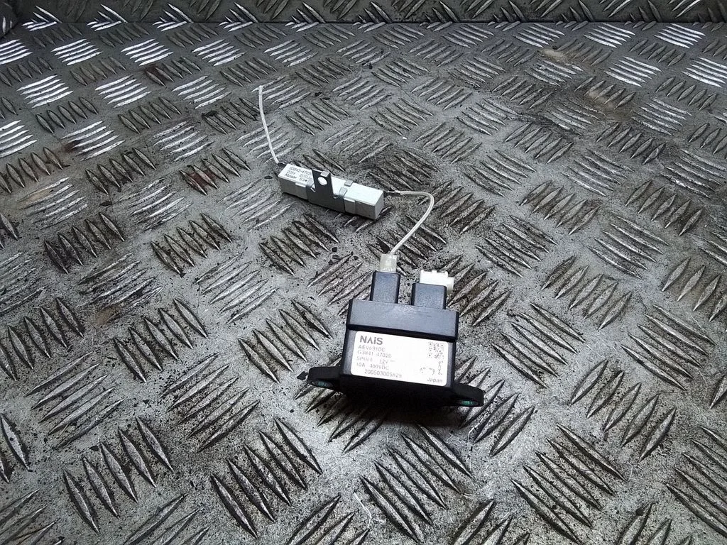 Cits relejs – Toyota Prius (XW20) (2003-2009)