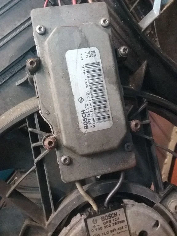 Dzesēšanas ventilatora relejs – Volkswagen Touareg I (2002-2010)