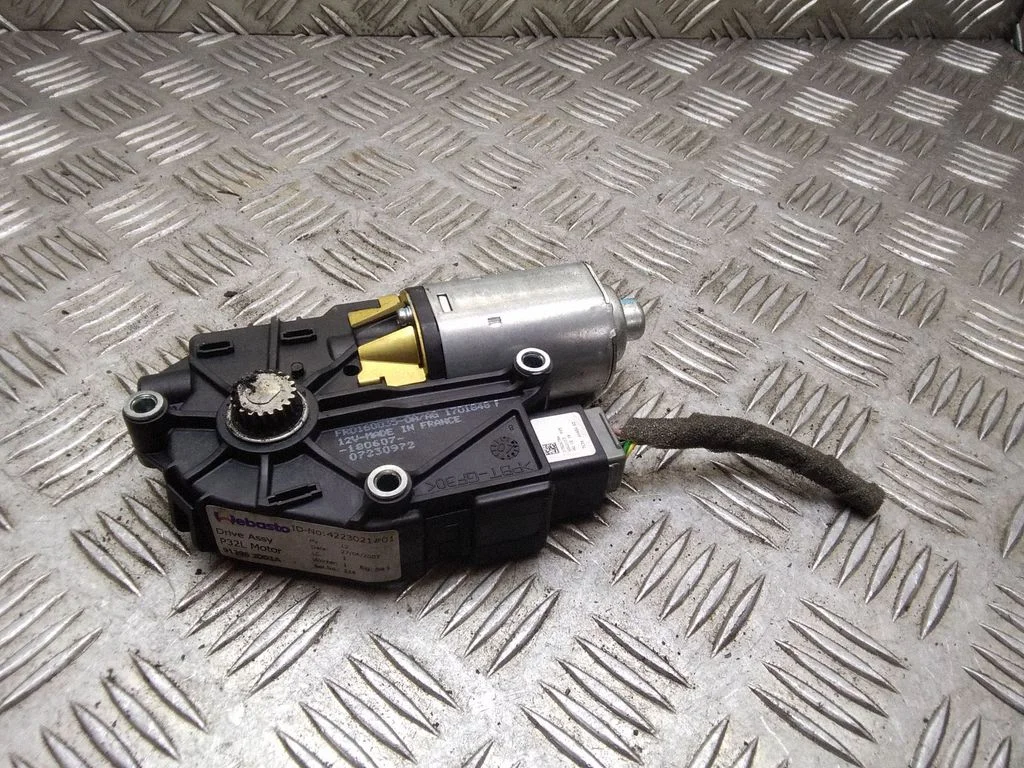 Sunroof motor/actuator – Nissan Qashqai (2006-2010)