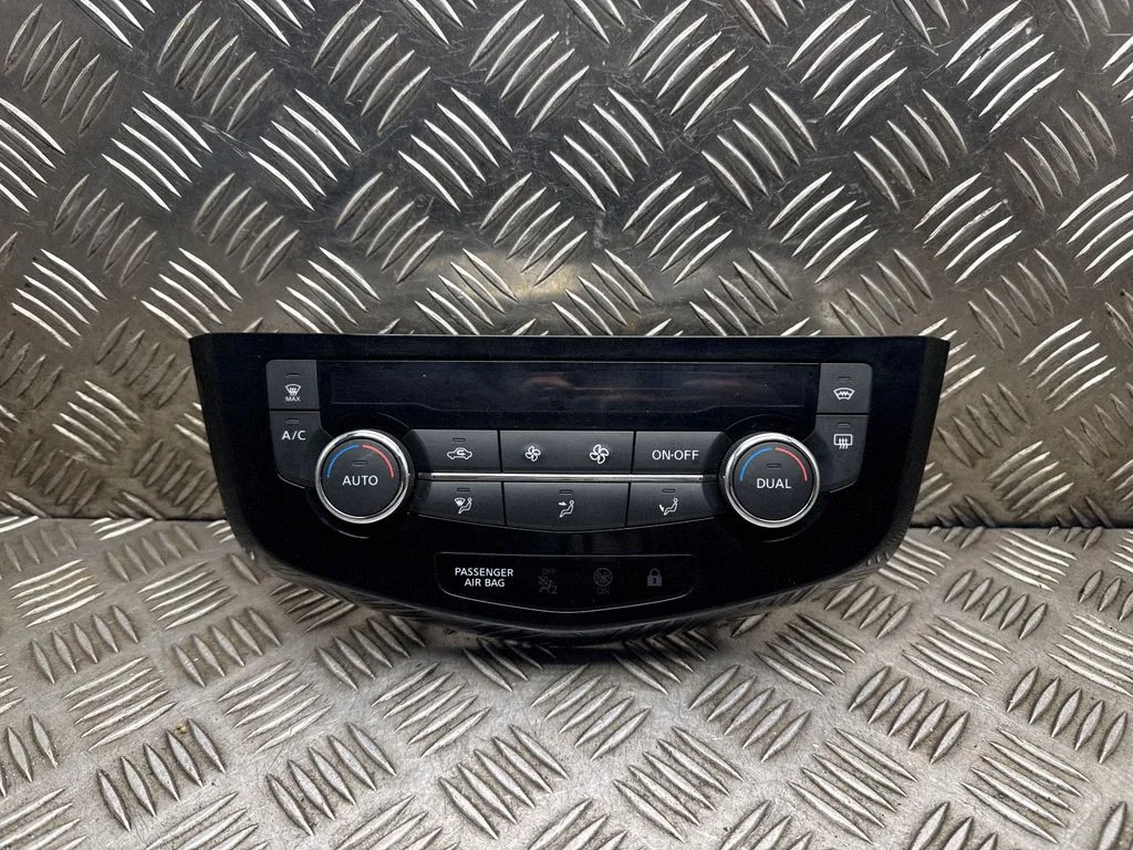 Kliimaseadme/kütte juhtplokk (salongis) – Nissan Qashqai (2014-2016)