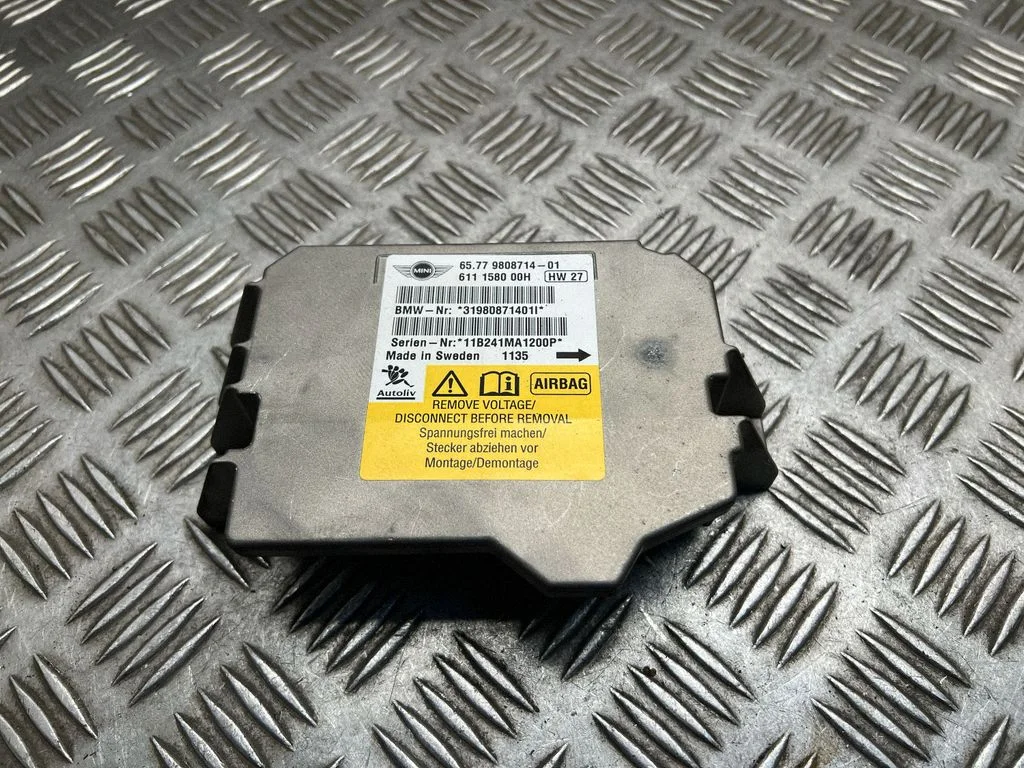 Drošības spilvenu vadības bloks 611158000H