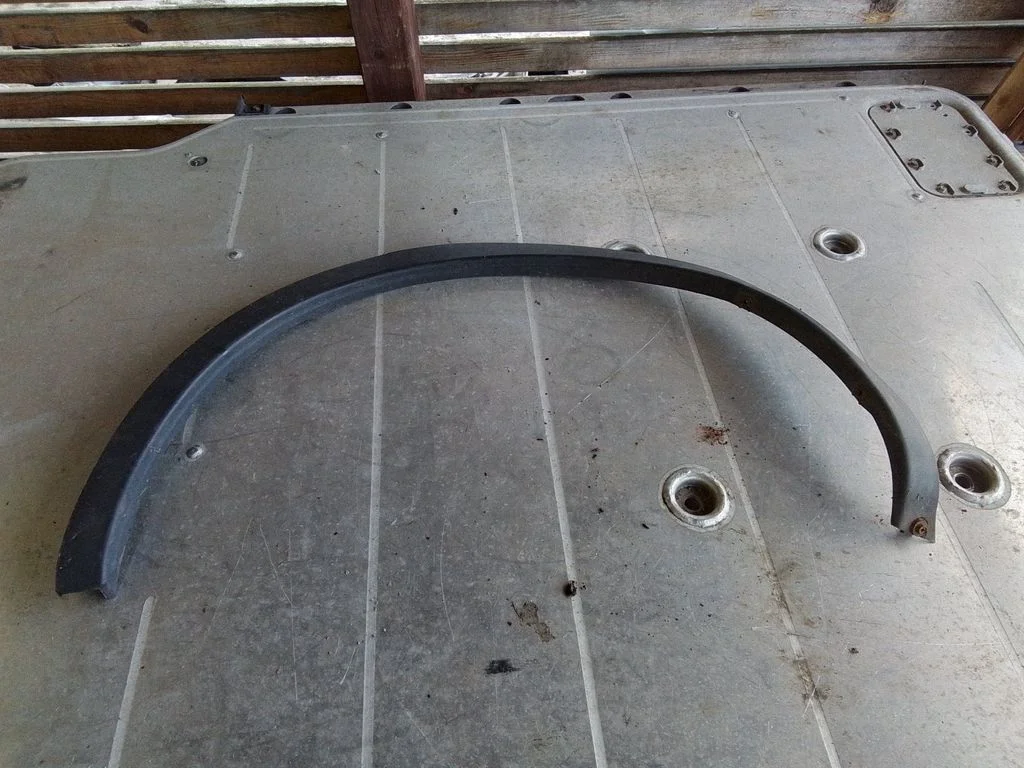 Tagumise rattakaare kate – Nissan Qashqai+2 (2008-2010)