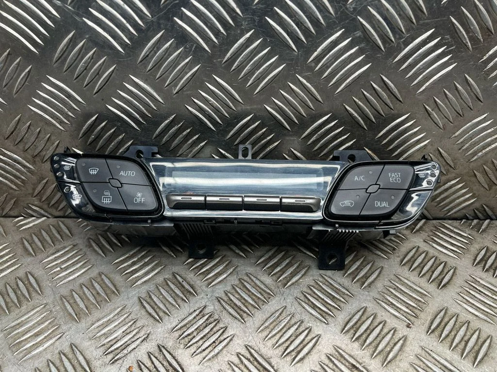Panel sterowania klimatyzacją / nawiewem 55900F4380